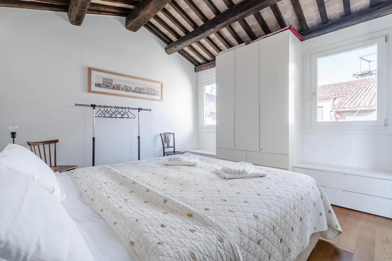 San Marco Vista Sui Tetti Veneziani Apartment  Venedig